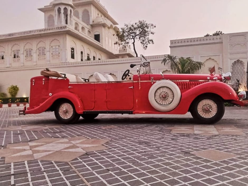 Vintage Car Safari